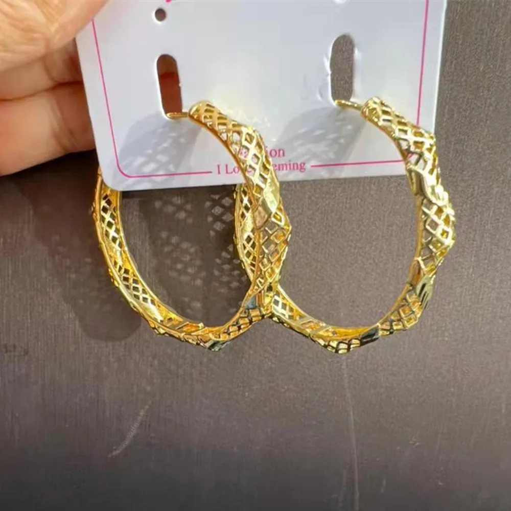 African Gold Color Earrings Jewelry for Women 2022 Trend Gold Plated Hoop Earrings for Dubai Weddings Bride New Design Earrings
African Gold Color Earrings Jewelry for Women 2022 Trend Gold Plated Hoop Earrings for Dubai Weddings Bride New Design Earrings