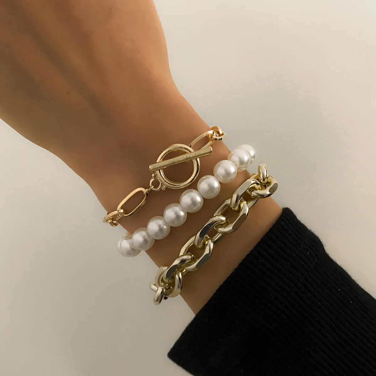 Vintage Sweet Imitation Pearl Hand Beaded Bracelet Ladies Multilayer Gold Color Metal Cross Bracelets Girl Jewelry Couple Gift
Vintage Sweet Imitation Pearl Hand Beaded Bracelet Ladies Multilayer Gold Color Metal Cross Bracelets Girl Jewelry Couple Gift