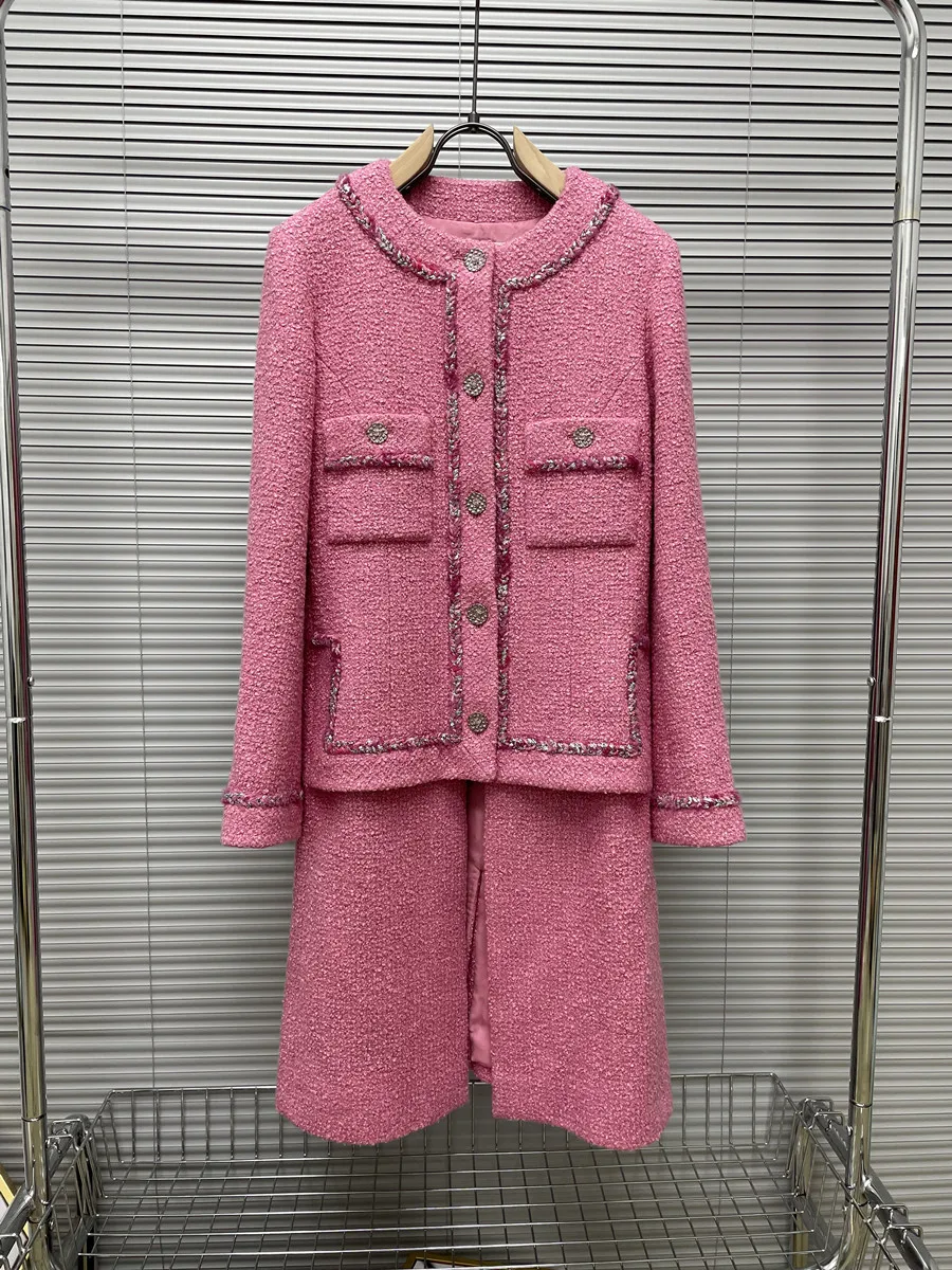 2022 Autumn Winter New Designer Women's High Quality 100%Silk Lining O-neck Tweed Overcoat
2022 Autumn Winter New Designer Women's High Quality 100%Silk Lining O-neck Tweed Overcoat