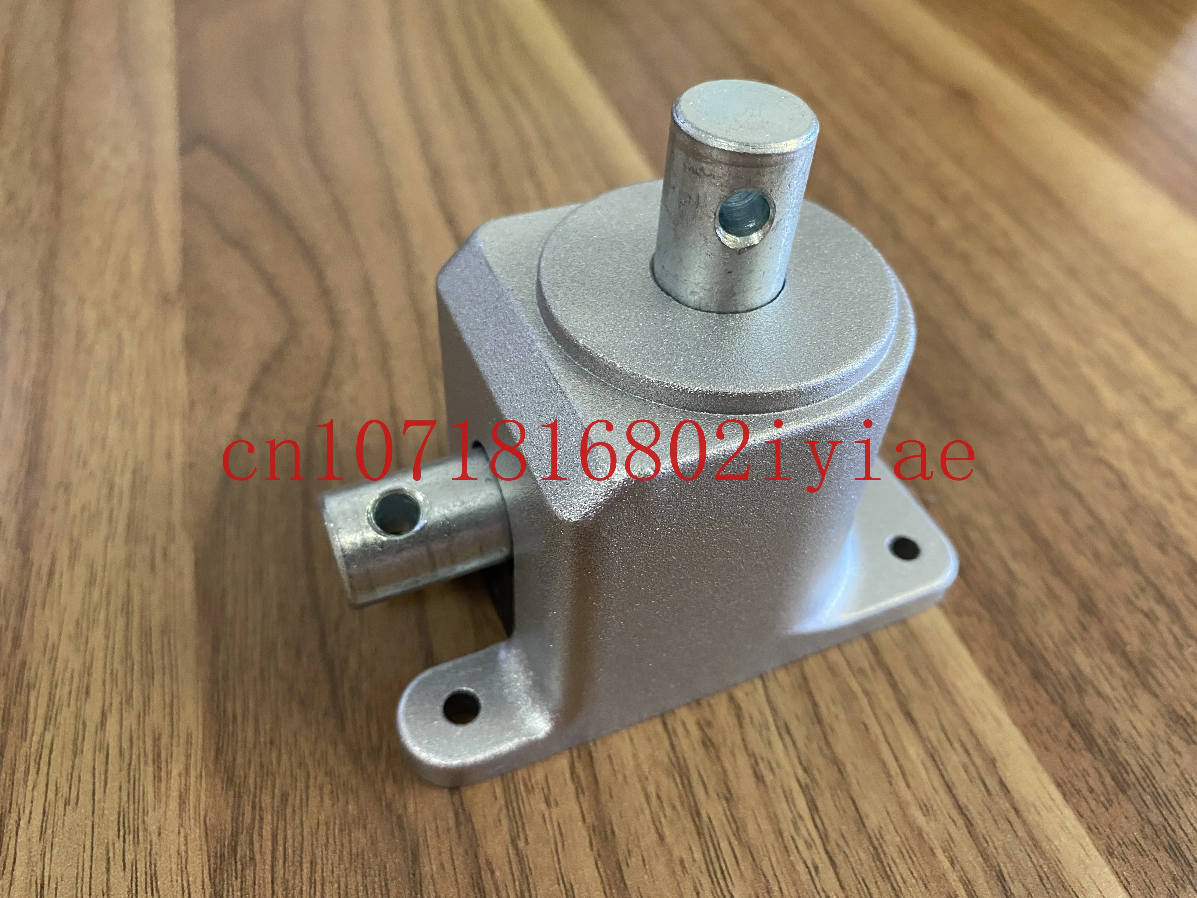 Customized Right Angle Reversing Gearbox Small Steering Gear 90 Degree Bevel Gear Ratio 1:1 Bevel Gear
Customized Right Angle Reversing Gearbox Small Steering Gear 90 Degree Bevel Gear Ratio 1:1 Bevel Gear