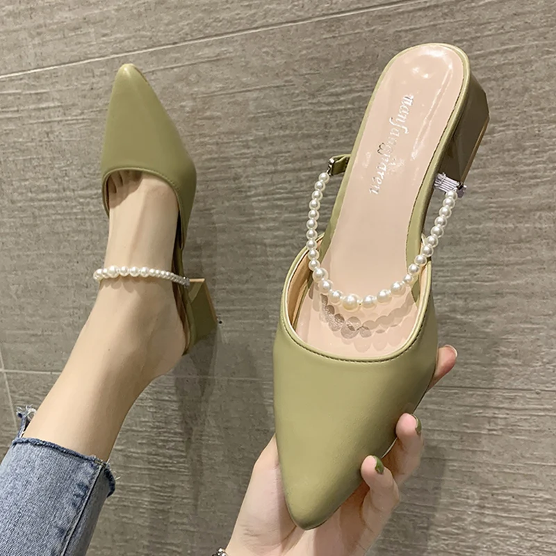 Fashion Pearl Strap Women's Sandals 2022 Summer Pointed Toe Med Heels Sandals Women Casual Square Heel Slippers
Fashion Pearl Strap Women's Sandals 2022 Summer Pointed Toe Med Heels Sandals Women Casual Square Heel Slippers
