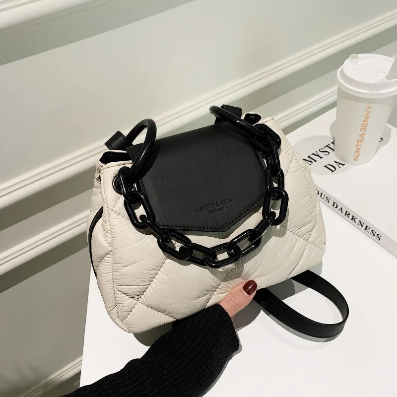 Tote Bag 2023 Hit Winter PU Leather Padded Quilted Women's Designer Handbag Luxury Brand Chain Shoulder Crossbody Bags
Tote Bag 2023 Hit Winter PU Leather Padded Quilted Women's Designer Handbag Luxury Brand Chain Shoulder Crossbody Bags