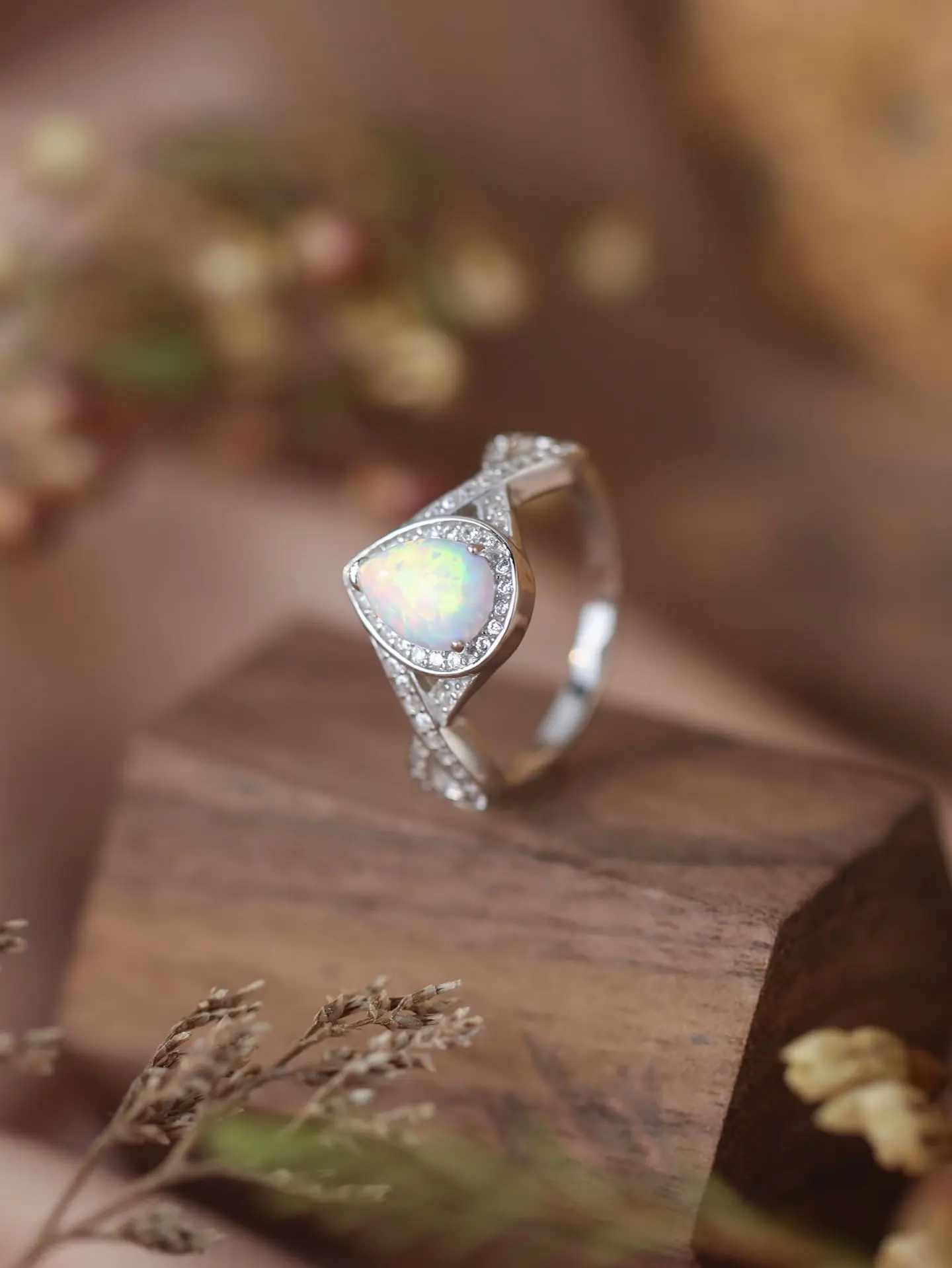 

Женское кольцо с сокровищами S925, маленькое дизайнерское кольцо из стерлингового серебра 2023 пробы в европейском и американском стиле