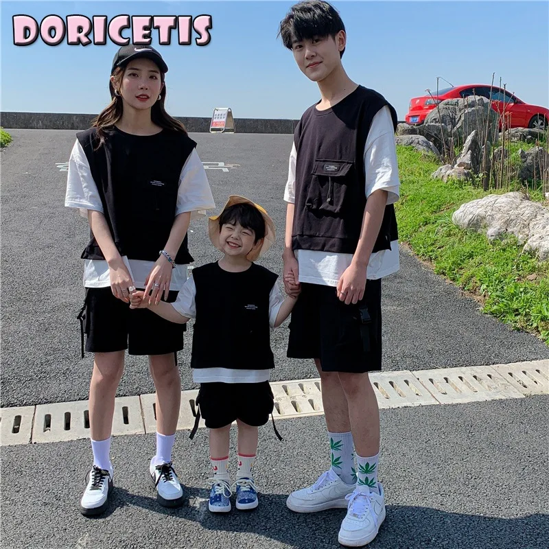 Parent Child Outfit Black White Matching T-shirt Shorts Vest Suit Summer Family Go Outing Activity New Style Casual Clothing
Parent Child Outfit Black White Matching T-shirt Shorts Vest Suit Summer Family Go Outing Activity New Style Casual Clothing