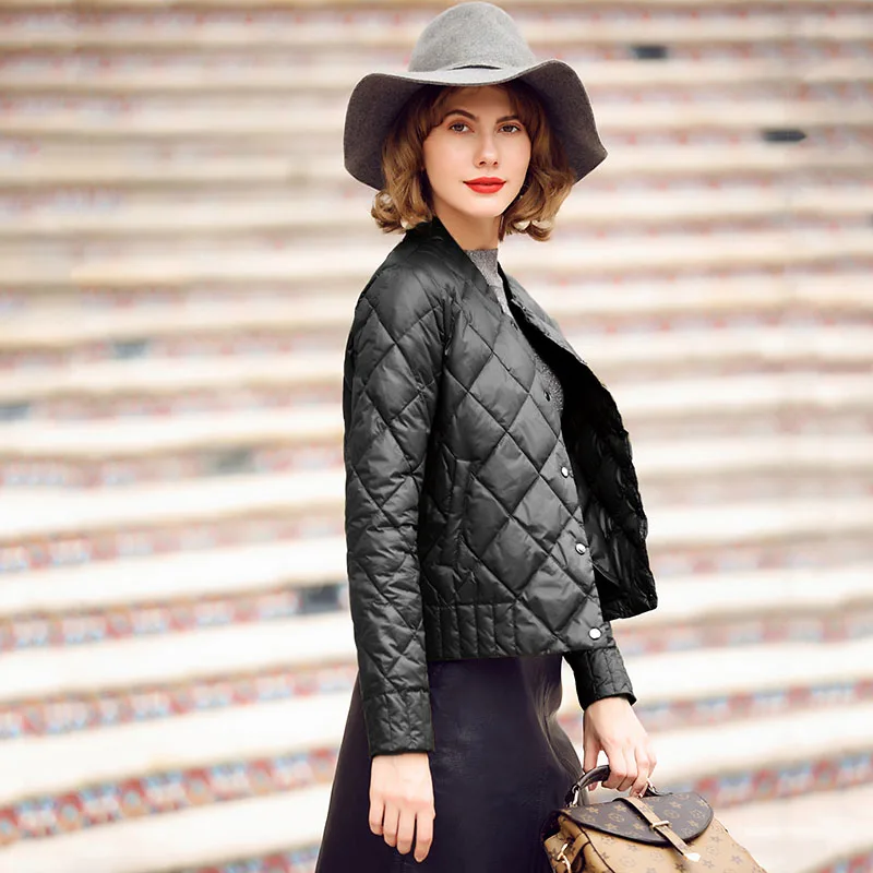 Новинка 2021, осенне-зимняя белая пуховая куртка FAKUNTN, женские короткие парки, светильник кое пальто со стразами, женское нижнее белье
Новинка 2021, осенне-зимняя белая пуховая куртка FAKUNTN, женские короткие парки, светильник кое пальто со стразами, женское нижнее белье