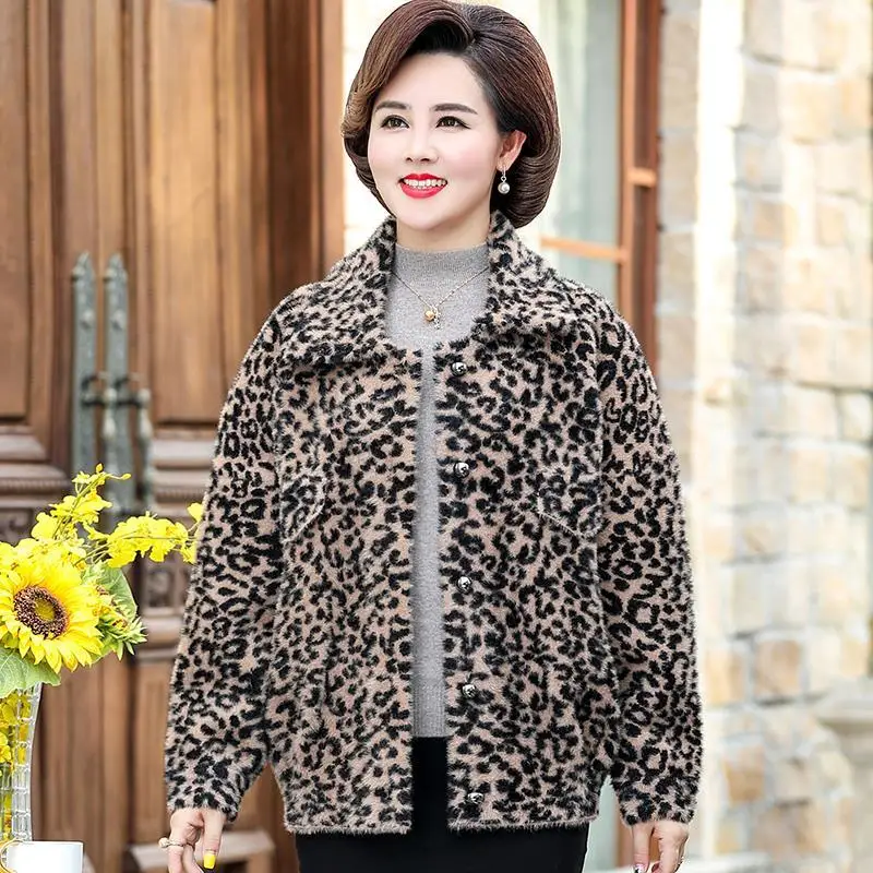 Women 2022 Autumn Winter New Leopard Print Cardigans Female Middle-aged Loose Coats Ladies Imitation Mink Velvet Jackets Y451
Women 2022 Autumn Winter New Leopard Print Cardigans Female Middle-aged Loose Coats Ladies Imitation Mink Velvet Jackets Y451