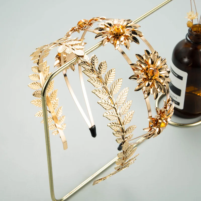 Metal Flowers Leaves Hairbands for Woman Fashion Rhinestone Headbands Trendy Temperament Hair Bands Girls Hair Accessories 2023
Metal Flowers Leaves Hairbands for Woman Fashion Rhinestone Headbands Trendy Temperament Hair Bands Girls Hair Accessories 2023