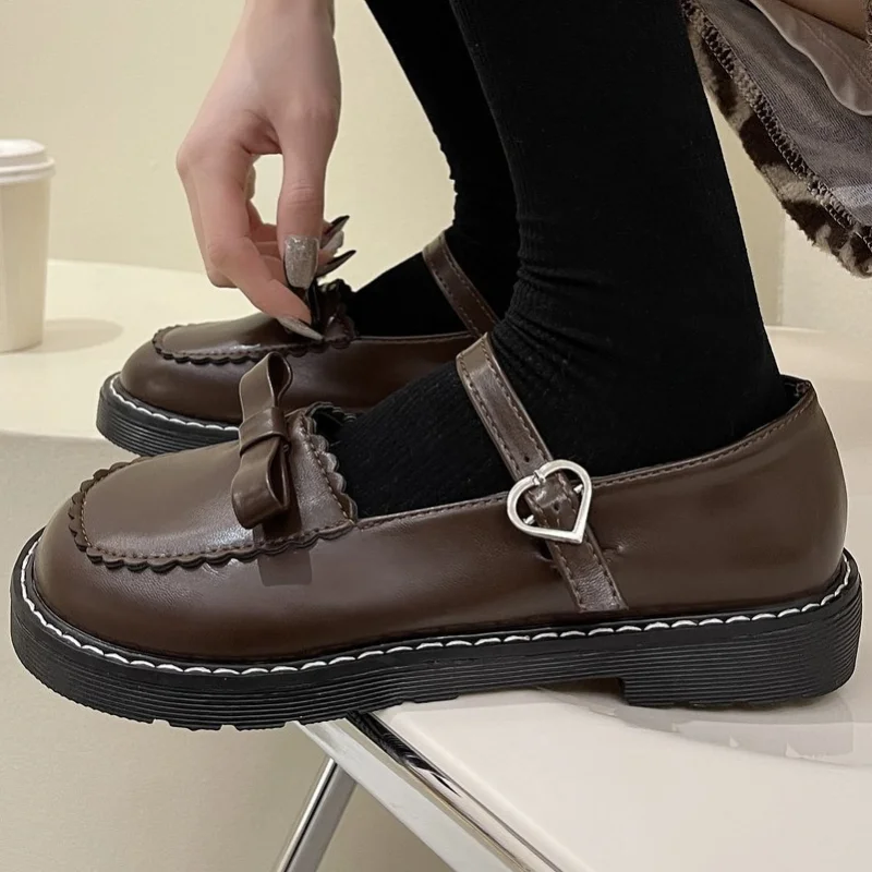 Женские туфли с бантом, Туфли Мэри Джейн, женские милые туфли на массивной платформе, женские модные кожаные туфли с ремешком и пряжкой, новинка 2023 
Женские туфли с бантом, Туфли Мэри Джейн, женские милые туфли на массивной платформе, женские модные кожаные туфли с ремешком и пряжкой, новинка 2023