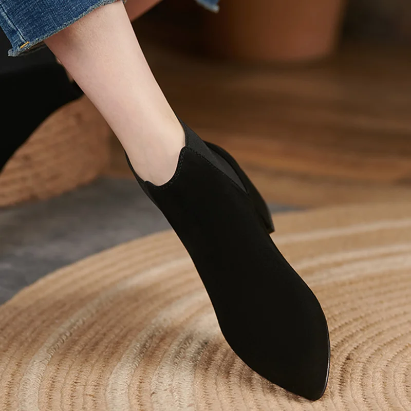 Autumn Women's Boots Pointed Toe Square Heel Chelsea Ladies Short Boots Solid Color Ins Office Lady Fashion Comfy Female Shoes
Autumn Women's Boots Pointed Toe Square Heel Chelsea Ladies Short Boots Solid Color Ins Office Lady Fashion Comfy Female Shoes