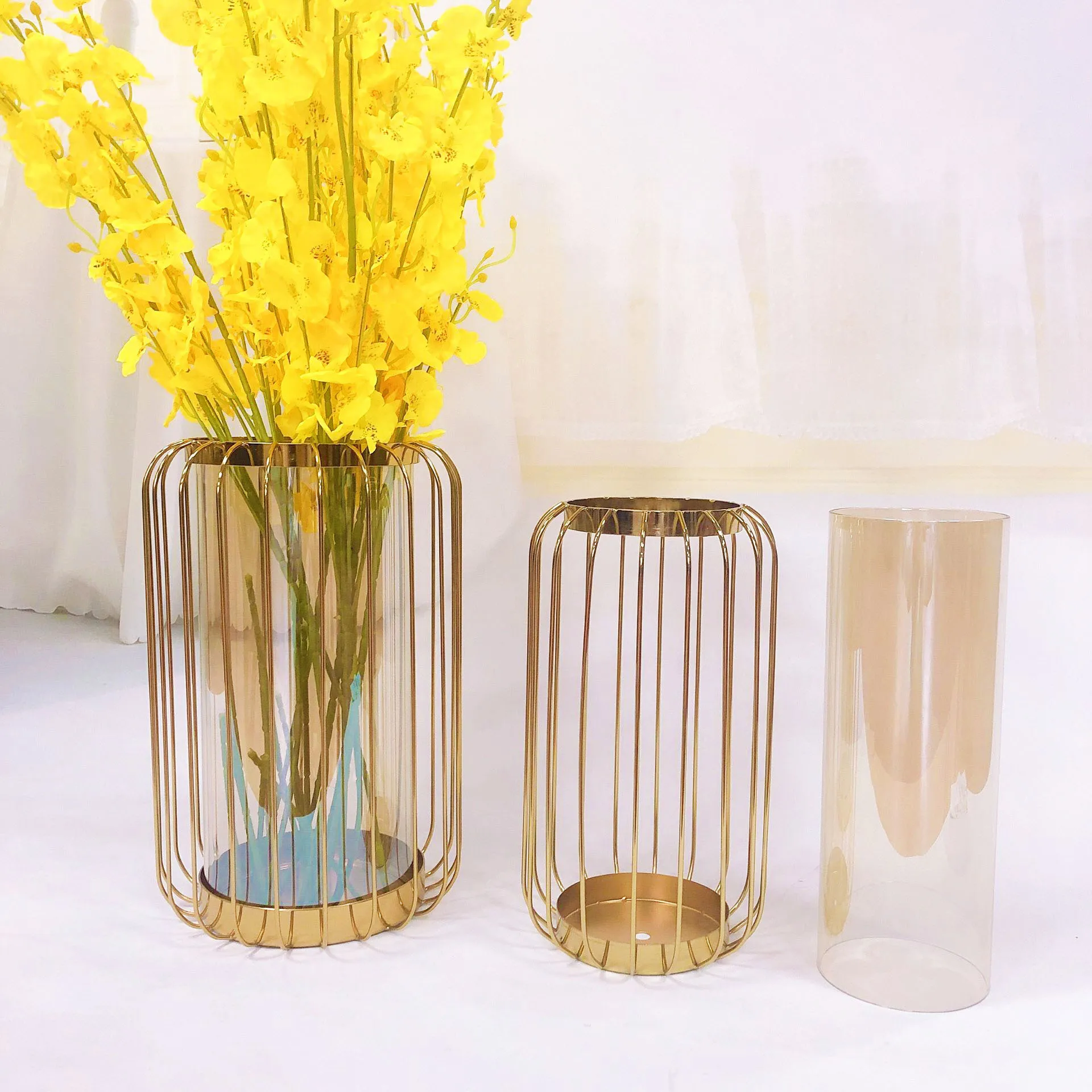 

Стеклянная ваза в Европейском стиле, золотые подсвечники, металлический подсвечник геометрической формы, ветрозащитный подсвечник для гос...