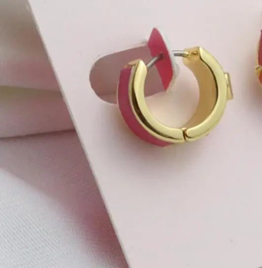Роскошные серьги с инкрустацией из овечьей кожи, круглые и простые серьги, модные, Специальный стиль, женские, высокое качество
Роскошные серьги с инкрустацией из овечьей кожи, круглые и простые серьги, модные, Специальный стиль, женские, высокое качество