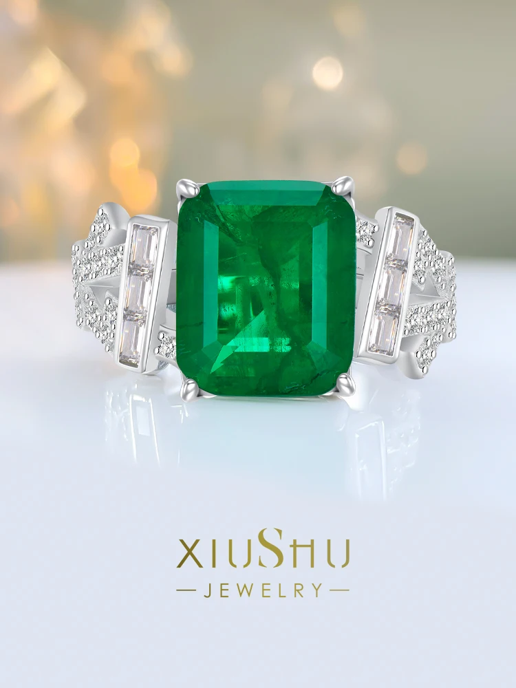 

Fashionable, luxurious, niche design artificial emerald 925 silver ring inlaid with high carbon diamonds, retro and versatile t