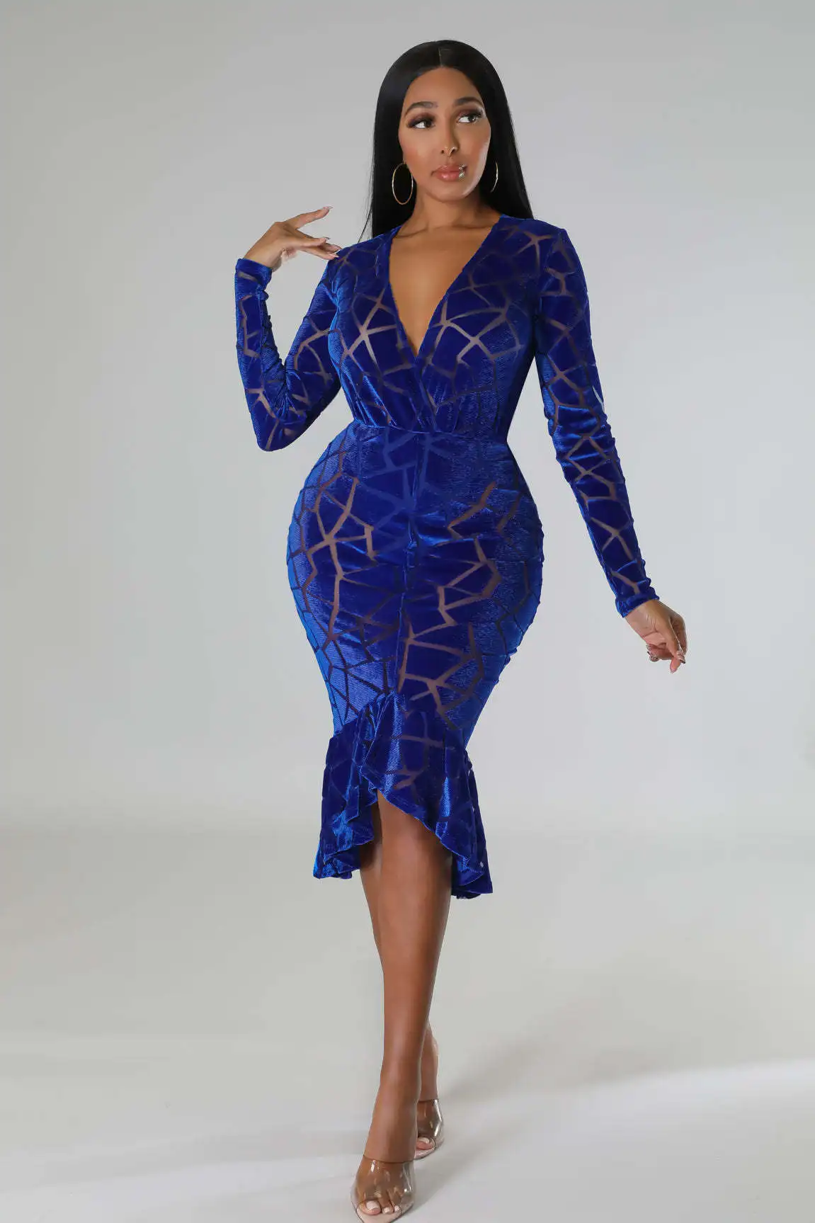 Женское бархатное вечернее платье-годе с длинным рукавом и V-образным вырезом
Женское бархатное вечернее платье-годе с длинным рукавом и V-образным вырезом