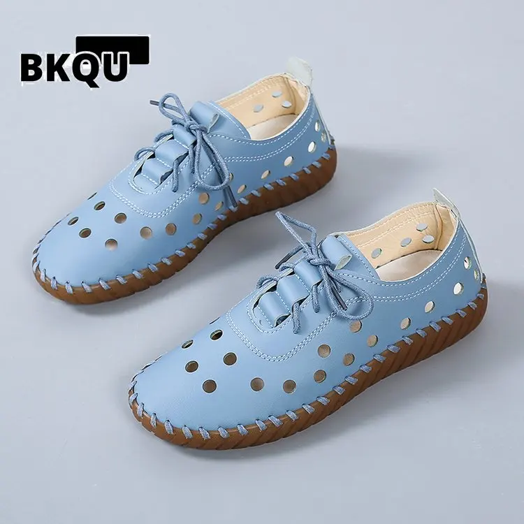 BKQU 2022 Summer Shoes Women Loafers Breathable Sneakers Hollow Hole CLeather Flat Shoes Handmade Sewing Driving Loafers
BKQU 2022 Summer Shoes Women Loafers Breathable Sneakers Hollow Hole CLeather Flat Shoes Handmade Sewing Driving Loafers