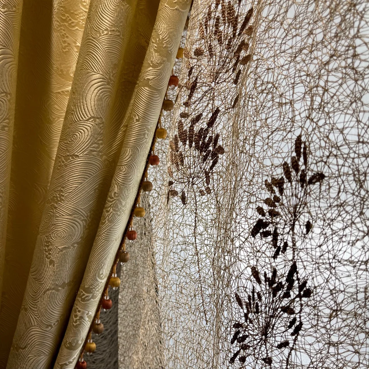 Curtains for Living Room Dining Bedroom Gold Wire Luxury Opaque Embroidered Lace Veil Blackoutmodern Elegant Themel Insulation
Curtains for Living Room Dining Bedroom Gold Wire Luxury Opaque Embroidered Lace Veil Blackoutmodern Elegant Themel Insulation