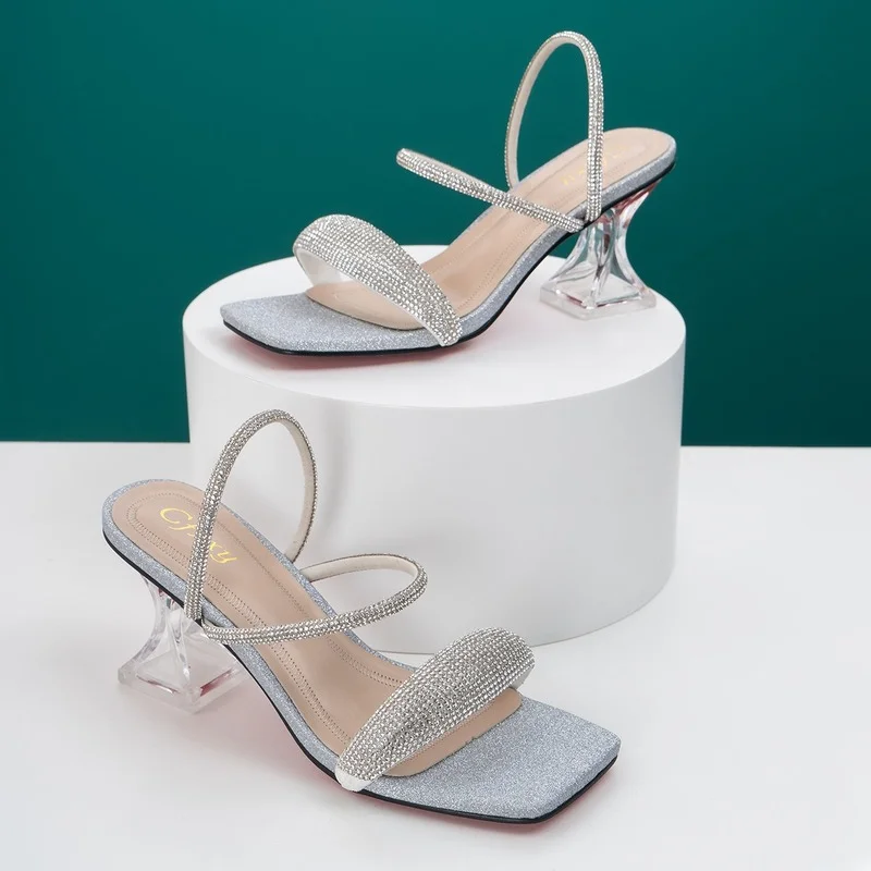 Temperament Crystal Diamond Flash High-heeled Sandals Fashion Two-wear Thick-heeled Sandals for Women Heels Women High Heels
Temperament Crystal Diamond Flash High-heeled Sandals Fashion Two-wear Thick-heeled Sandals for Women Heels Women High Heels