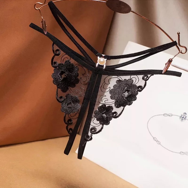 sexy thong embroidered hollow transparent mesh slit thong temptation low waist ladies panties hot G-String
sexy thong embroidered hollow transparent mesh slit thong temptation low waist ladies panties hot G-String