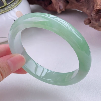 zheru jewelry natural Burmese jadeite light green 54mm-64mm bracelet elegant princess jewelry for mother to girlfriend
zheru jewelry natural Burmese jadeite light green 54mm-64mm bracelet elegant princess jewelry for mother to girlfriend