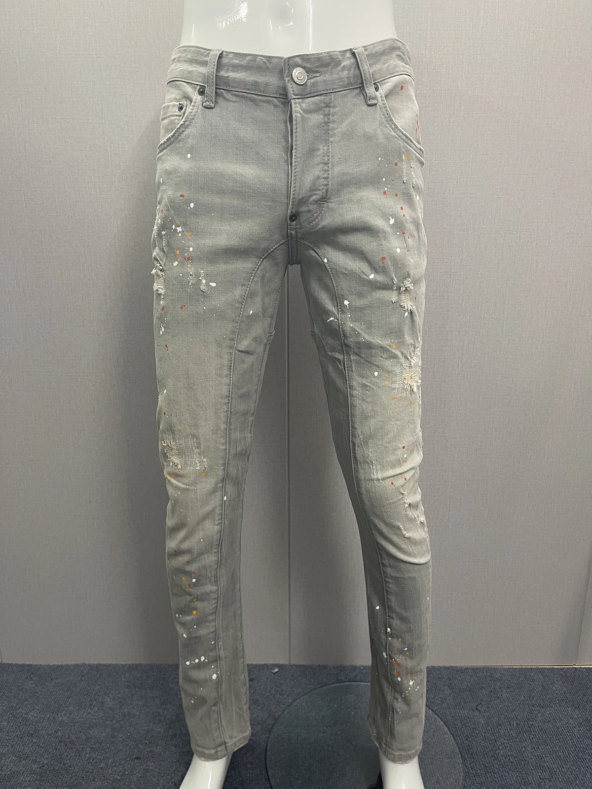 2023 new fashion men's jeans holes slim men's foot pants, slim fashion buttons slightly bullet gray black 
2023 new fashion men's jeans holes slim men's foot pants, slim fashion buttons slightly bullet gray black