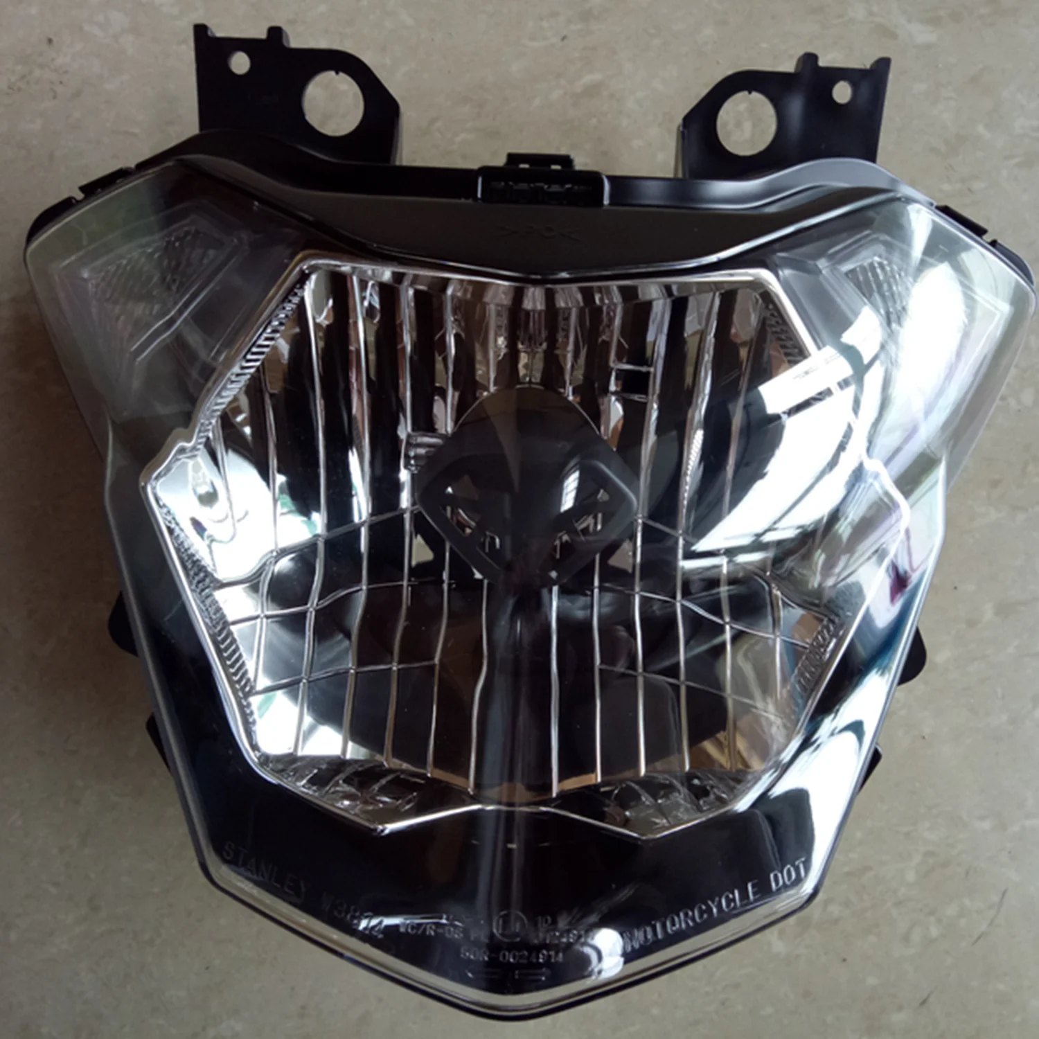 Подходит для KAWASAKI 2017-2019 Z650, передняя фара мотоцикла в сборе, головной светильник Z 650
Подходит для KAWASAKI 2017-2019 Z650, передняя фара мотоцикла в сборе, головной светильник Z 650