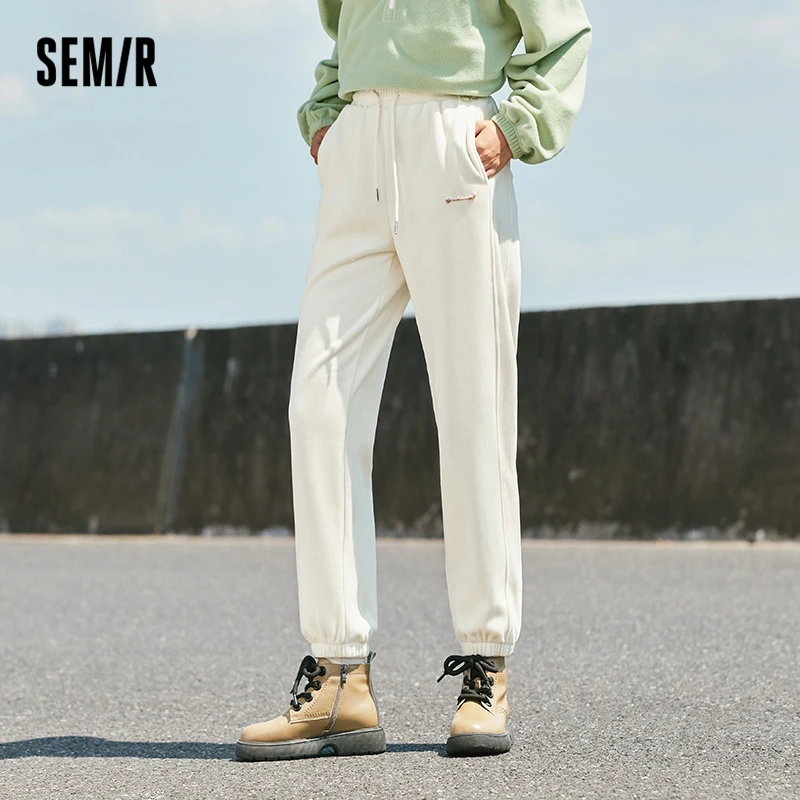 Брюки Semir женские вельветовые в стиле ретро, повседневные Модные свободные леггинсы с вышивкой, с кулиской, зимние штаны, 2022
Брюки Semir женские вельветовые в стиле ретро, повседневные Модные свободные леггинсы с вышивкой, с кулиской, зимние штаны, 2022
