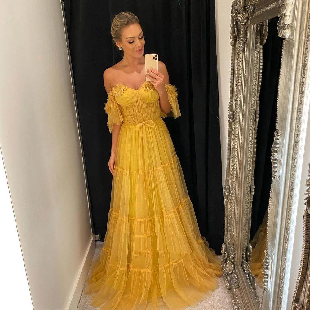 2022 Yellow Sweetheart A-Line Prom Dresses Off the Shoulder 3D Flowers Tiered Tulle Evening Dresses Open Back Formal Prom Gowns
2022 Yellow Sweetheart A-Line Prom Dresses Off the Shoulder 3D Flowers Tiered Tulle Evening Dresses Open Back Formal Prom Gowns