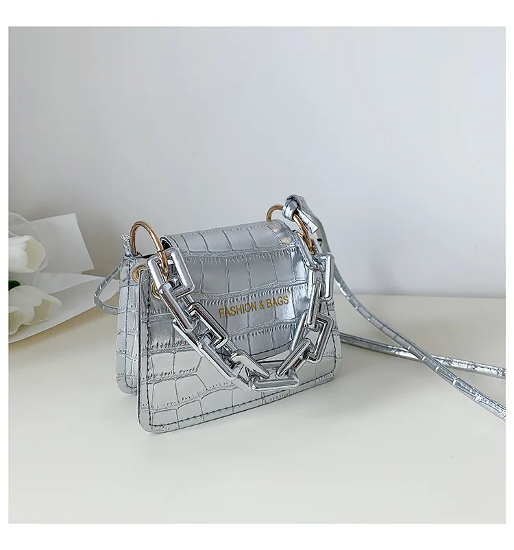 Женская мини-сумка, новая мода 2022, ретро ручная маленькая квадратная красная сумка, маленькая популярная универсальная сумка через плечо
Женская мини-сумка, новая мода 2022, ретро ручная маленькая квадратная красная сумка, маленькая популярная универсальная сумка через плечо