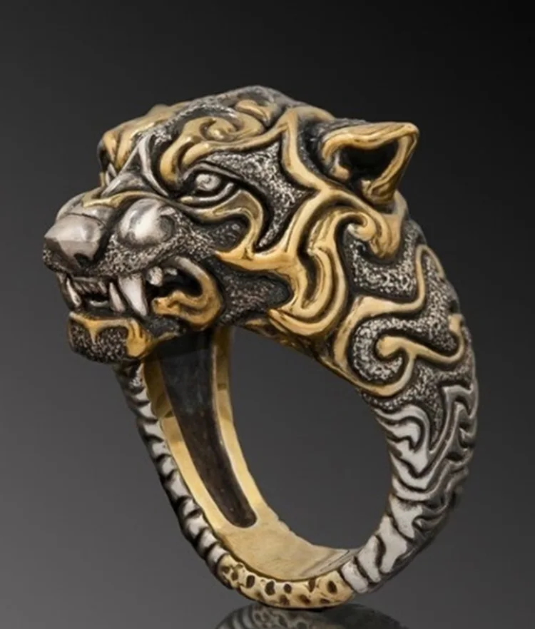 Fashion Retro Men's Leopard Head Domineering Two-color Animal Gift Men's Ring Domineering Gothic Party Jewelry Wholesale
Fashion Retro Men's Leopard Head Domineering Two-color Animal Gift Men's Ring Domineering Gothic Party Jewelry Wholesale