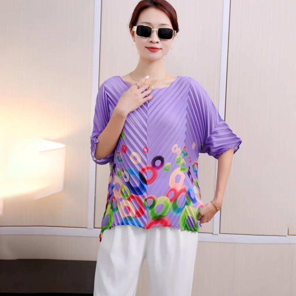 

Летняя новая модная женская футболка Miyake, плиссированная, с геометрическим принтом, с рукавом пять частей, свободные топы с баской, женская одежда
