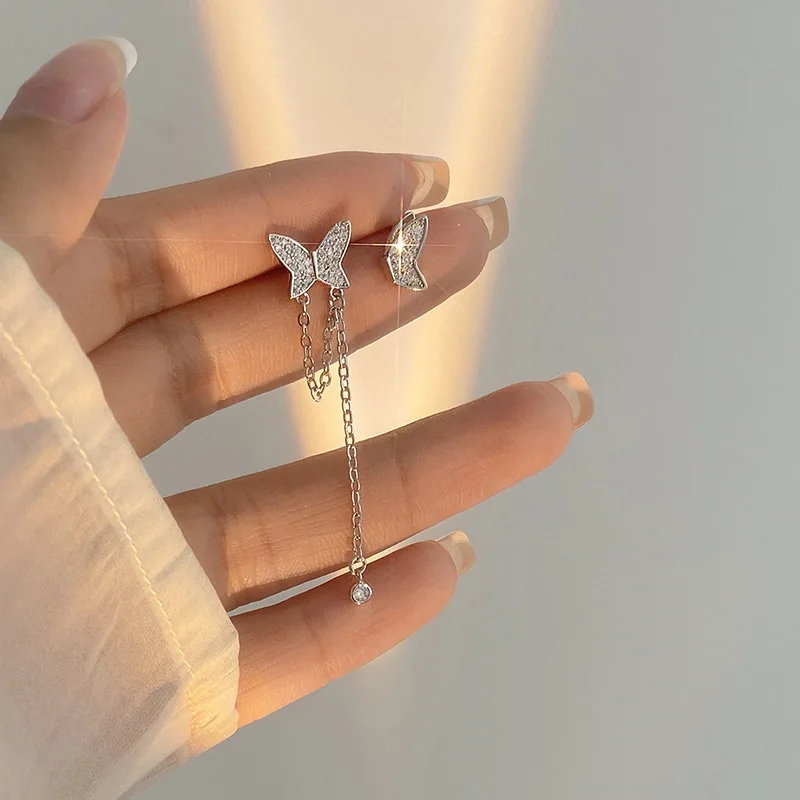 Butterfly stud asymmetrical earrings with high quality atmospheric earrings for female fashion ins cold wind stud
Butterfly stud asymmetrical earrings with high quality atmospheric earrings for female fashion ins cold wind stud
