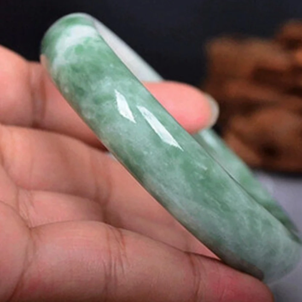 Female beautiful AAA Bangle Light Green Jade Hand-carved Bracelet 56mm-62mm KYY1406
Female beautiful AAA Bangle Light Green Jade Hand-carved Bracelet 56mm-62mm KYY1406