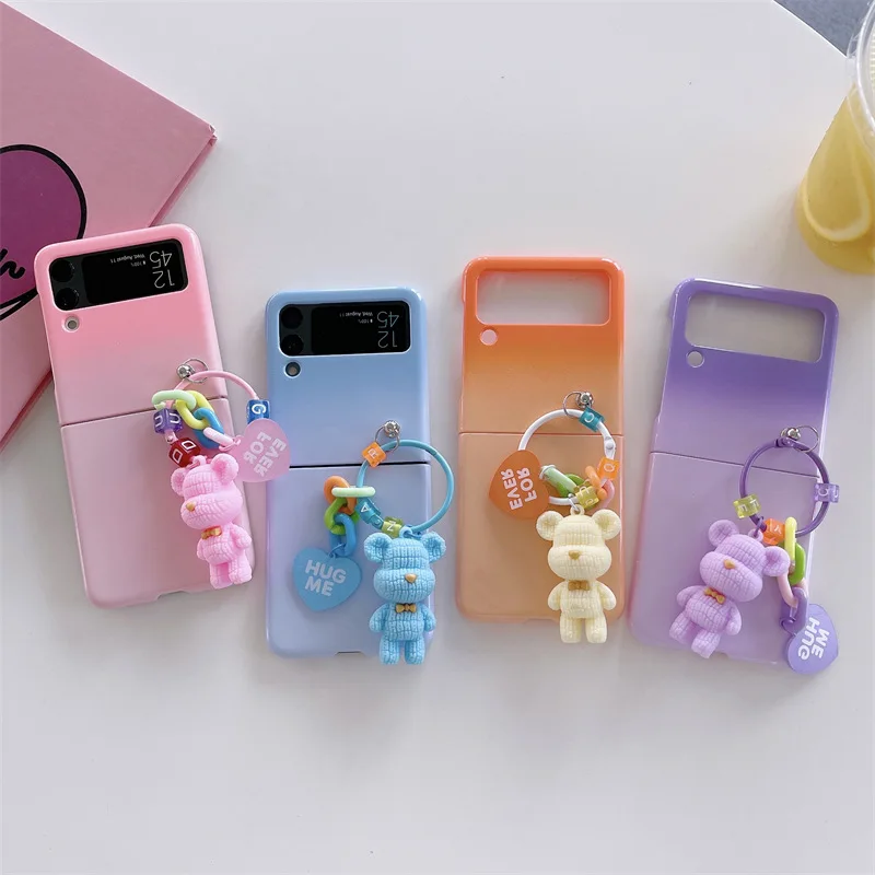 Gradient Colour Cute Bear Pendant Phone Case for Samsung Galaxy Z Flip 3 ZFlip 4 Hard PC Back Cover for ZFlip3 ZFlip4 Case Shell
Gradient Colour Cute Bear Pendant Phone Case for Samsung Galaxy Z Flip 3 ZFlip 4 Hard PC Back Cover for ZFlip3 ZFlip4 Case Shell