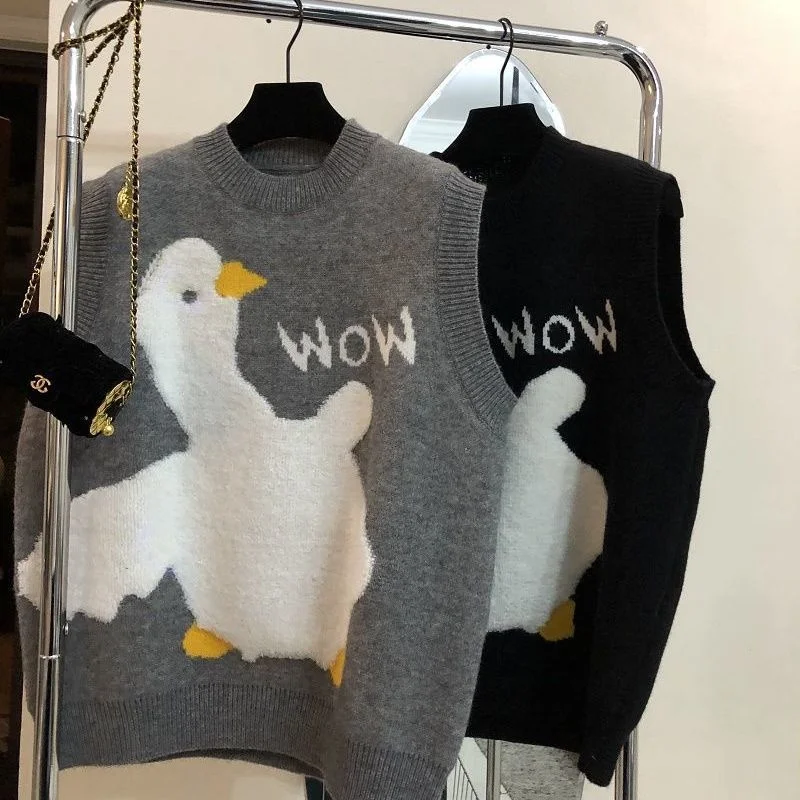 Autumn Knitted Pullover Cartoon Duck Sweater Vest Women V-neck Sleeveless Pullover Korea Style Fashion Outsweater New 2022
Autumn Knitted Pullover Cartoon Duck Sweater Vest Women V-neck Sleeveless Pullover Korea Style Fashion Outsweater New 2022