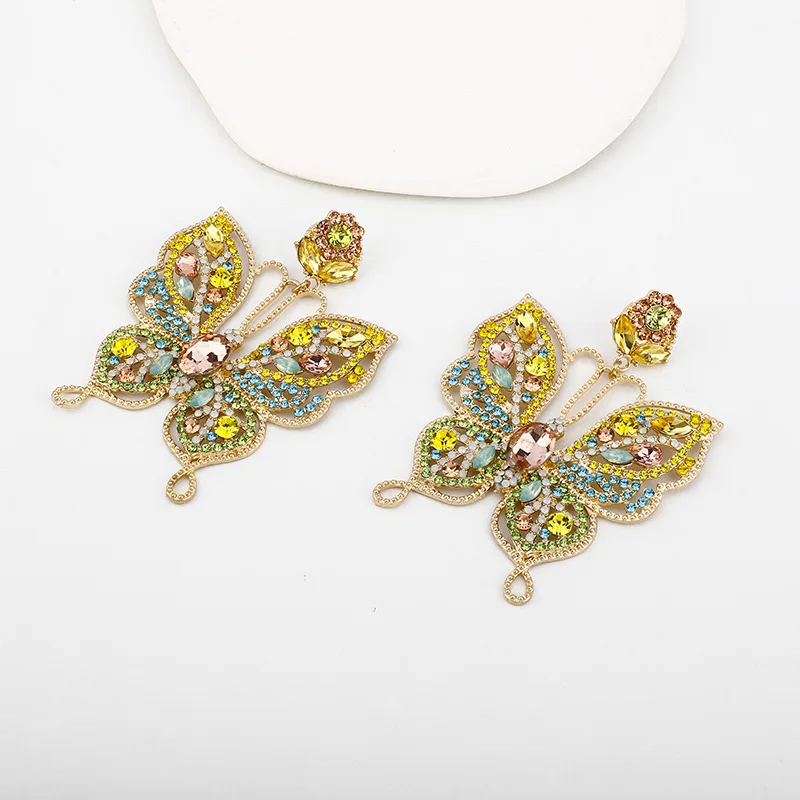 Exaggerated Hollow Butterfly Shaped Pendant Chunky Heavy Gold Color Big Crystal Female Drop Earrings for Women Jewelry
Exaggerated Hollow Butterfly Shaped Pendant Chunky Heavy Gold Color Big Crystal Female Drop Earrings for Women Jewelry