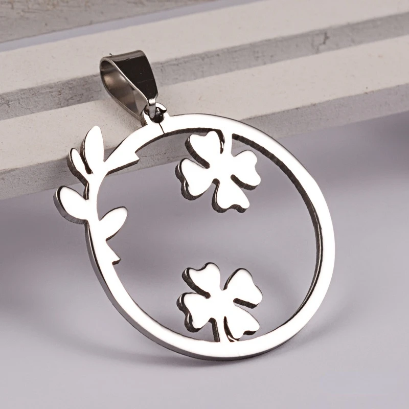 2PC Flat Round with Clover 201 Stainless Steel Pendants Stainless Steel Color 31x28.5x1.5mm Hole: 4x9mm
2PC Flat Round with Clover 201 Stainless Steel Pendants Stainless Steel Color 31x28.5x1.5mm Hole: 4x9mm