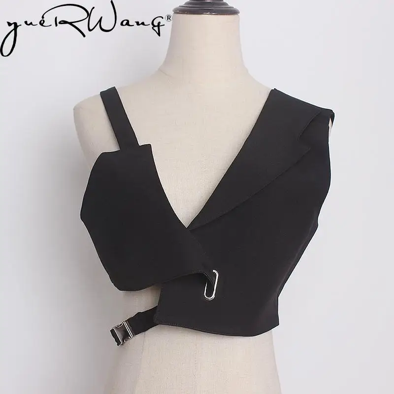 YUERWANG Women Vest Fashion All Match Girls Black Waistcoat Asymmetrical Sleeveless Short Coat Irregular Female Jacket Tops 2022 
YUERWANG Women Vest Fashion All Match Girls Black Waistcoat Asymmetrical Sleeveless Short Coat Irregular Female Jacket Tops 2022