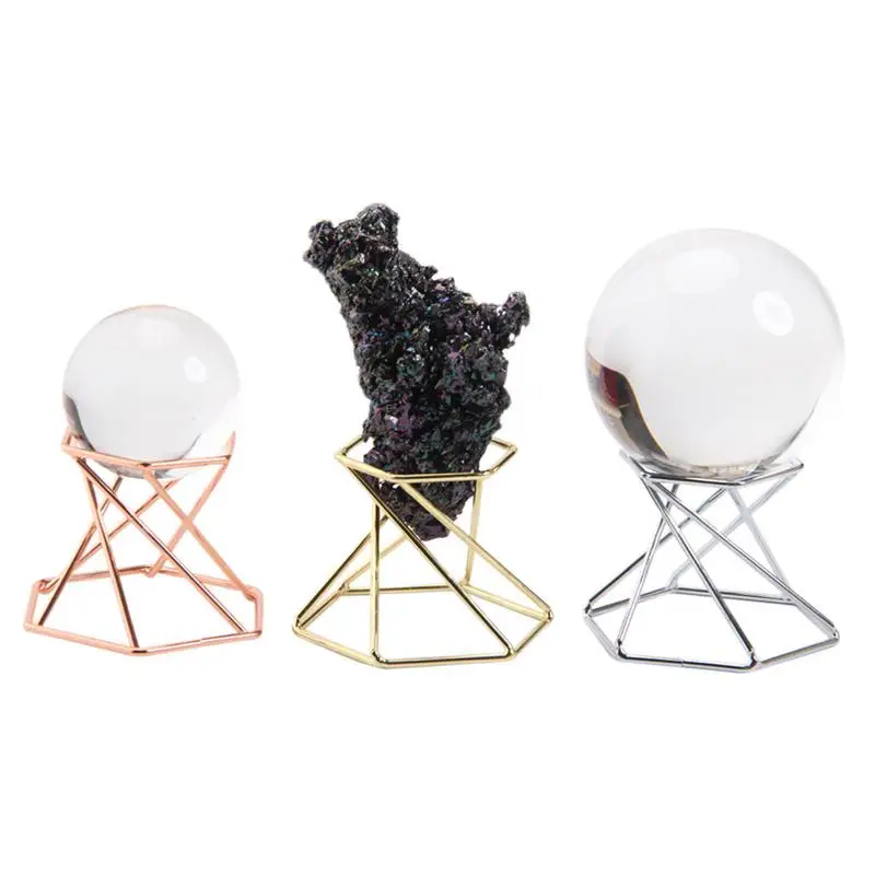 Metal Ornament Display Stands Crown Geometric Crystal Ball Holder Photography Props 3D Engraved Sphere Base For Collection
Metal Ornament Display Stands Crown Geometric Crystal Ball Holder Photography Props 3D Engraved Sphere Base For Collection