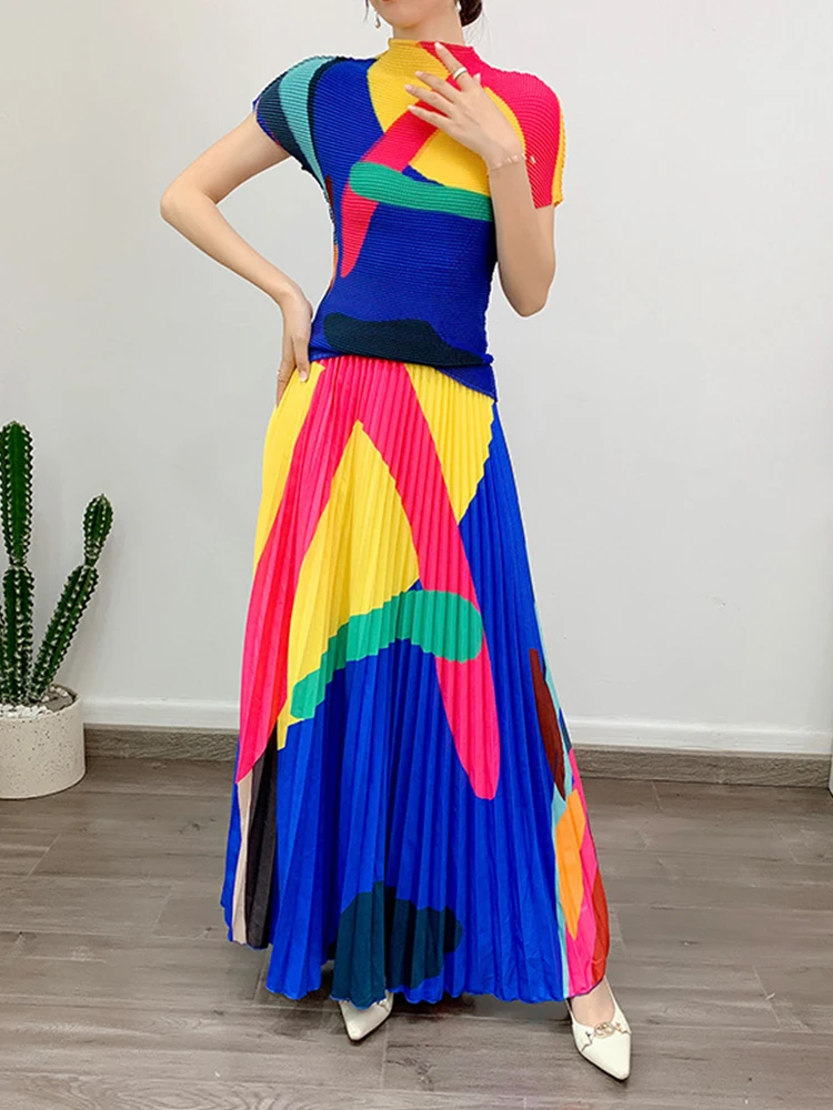 Модный дизайнерский Удобный Повседневный Топ Miyake с коротким рукавом и принтом ранней весны + женская одежда, длинная юбка в складку
Модный дизайнерский Удобный Повседневный Топ Miyake с коротким рукавом и принтом ранней весны + женская одежда, длинная юбка в складку
