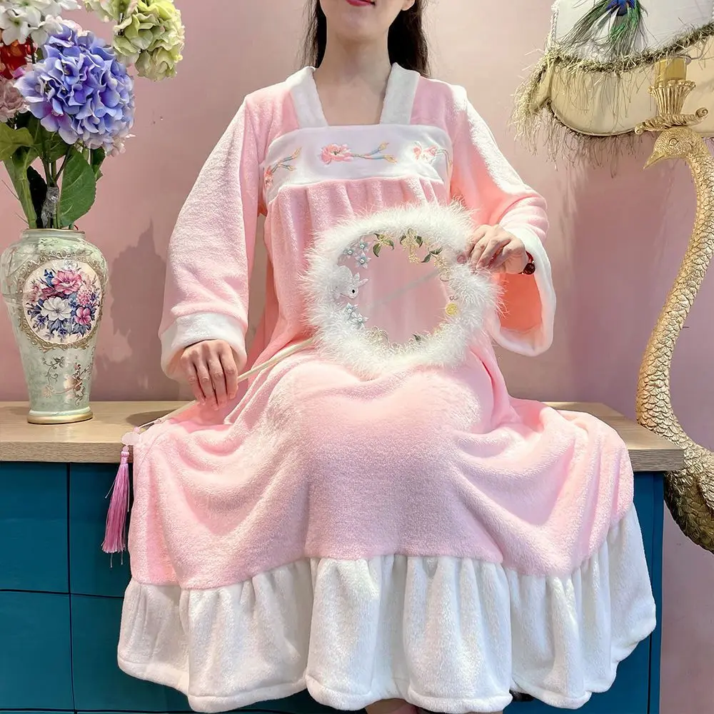 Sweet Flannel Pajamas Court Style Girls Nightgown Soft Warm Sleepwear Women Embroidery Floral Home Dress Gown Long Sleeve
Sweet Flannel Pajamas Court Style Girls Nightgown Soft Warm Sleepwear Women Embroidery Floral Home Dress Gown Long Sleeve