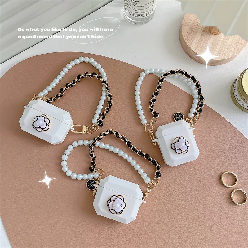 Luxury Camellia Pearls Bracelet Case for Apple AirPods 1 2 3 Pro Cases Cover IPhone Bluetooth Earbuds Earphone Air Pod Pods Case
Luxury Camellia Pearls Bracelet Case for Apple AirPods 1 2 3 Pro Cases Cover IPhone Bluetooth Earbuds Earphone Air Pod Pods Case