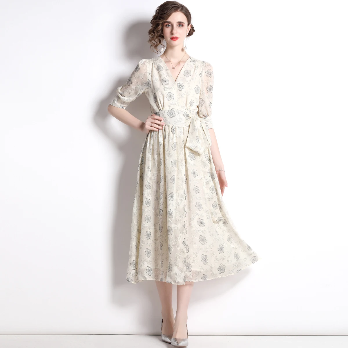 SuperAen 2022 Summer Half Embroidered Jacquard Printing Retro High Waist Slim V-Neck A-LINE Mid-Calf Casual Dresses for Women
SuperAen 2022 Summer Half Embroidered Jacquard Printing Retro High Waist Slim V-Neck A-LINE Mid-Calf Casual Dresses for Women