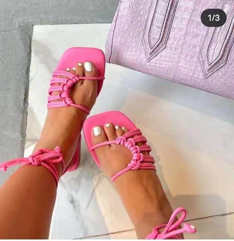 WHNB High Quality Slippers Chain Candy Color Women Sandals Beach Shoes Summer Outdoor Ladies Flat Shoes
WHNB High Quality Slippers Chain Candy Color Women Sandals Beach Shoes Summer Outdoor Ladies Flat Shoes