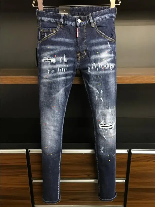 Рваные джинсы DSQUARED2 для мужчин и женщин, модные потертые заплатки, старые Стрейчевые брюки с рисунком, 9813
Рваные джинсы DSQUARED2 для мужчин и женщин, модные потертые заплатки, старые Стрейчевые брюки с рисунком, 9813