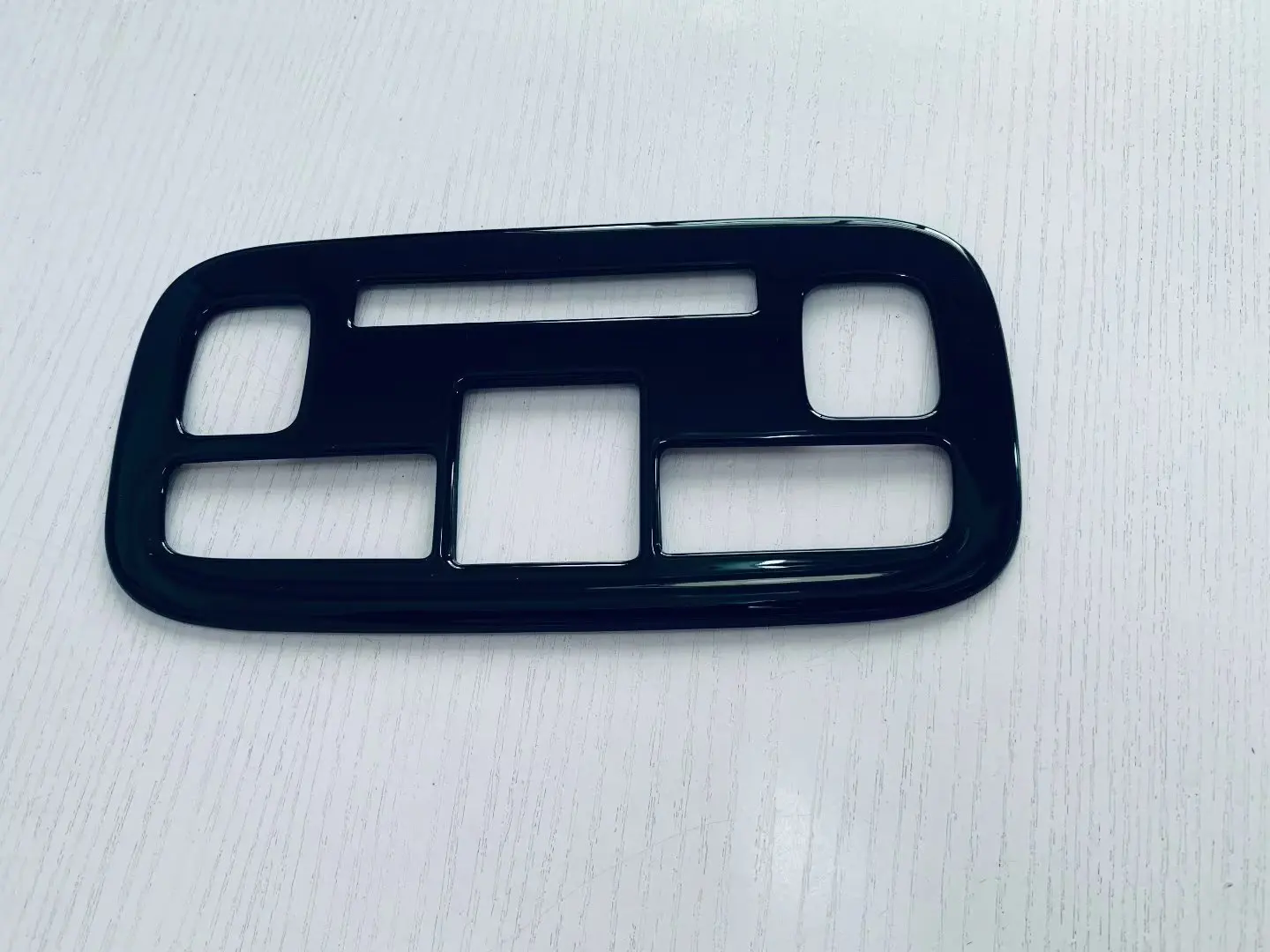For Toyota Sienta 2022 2023 Inteiror Reading Lamp Outlet Garnish Moulding Trim Roof Light Control Cover Car Styling Accessories 
For Toyota Sienta 2022 2023 Inteiror Reading Lamp Outlet Garnish Moulding Trim Roof Light Control Cover Car Styling Accessories