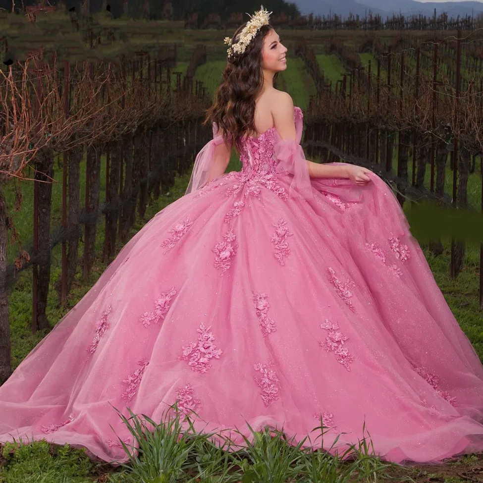 Fuchsia/Blue Quinceanera Dresses 2023 Lace Appliques Beading Sweetheart Off the Shoulder Prom Party Gowns Vestidos De 15 Años
Fuchsia/Blue Quinceanera Dresses 2023 Lace Appliques Beading Sweetheart Off the Shoulder Prom Party Gowns Vestidos De 15 Años
