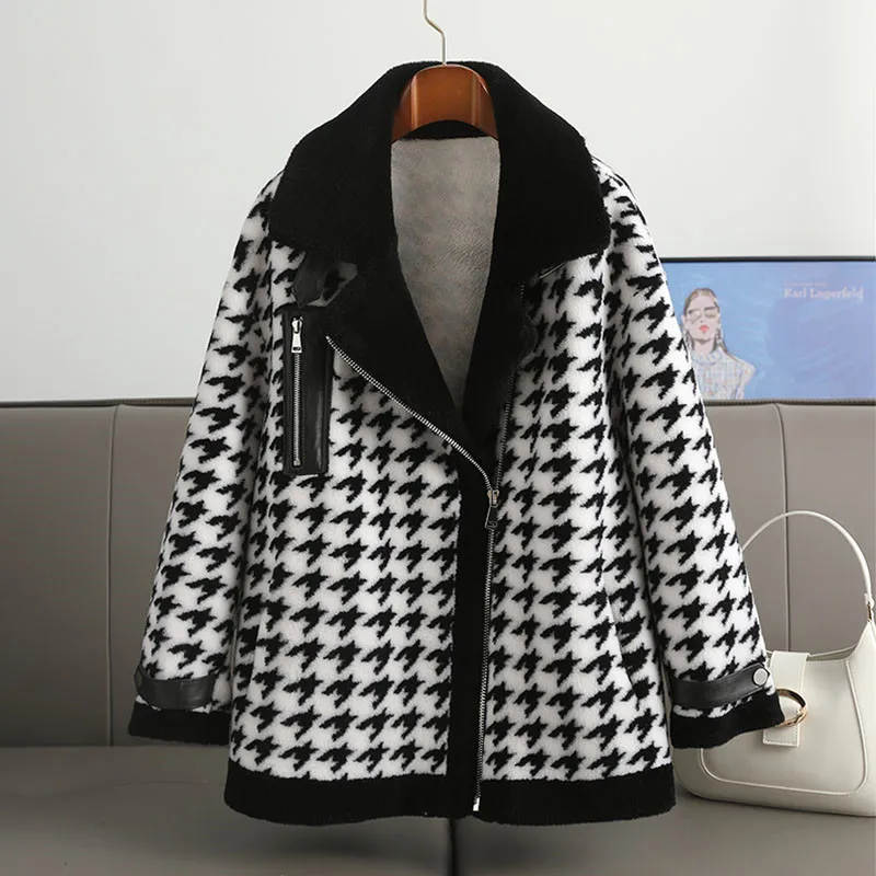 Fashion Ladies Fur Coat Genuine Sheep Shear Fleece Motorcycle Lamb Fur One New Coat In 2022 Autumn And Winter Warm Outdoor Fur
Fashion Ladies Fur Coat Genuine Sheep Shear Fleece Motorcycle Lamb Fur One New Coat In 2022 Autumn And Winter Warm Outdoor Fur