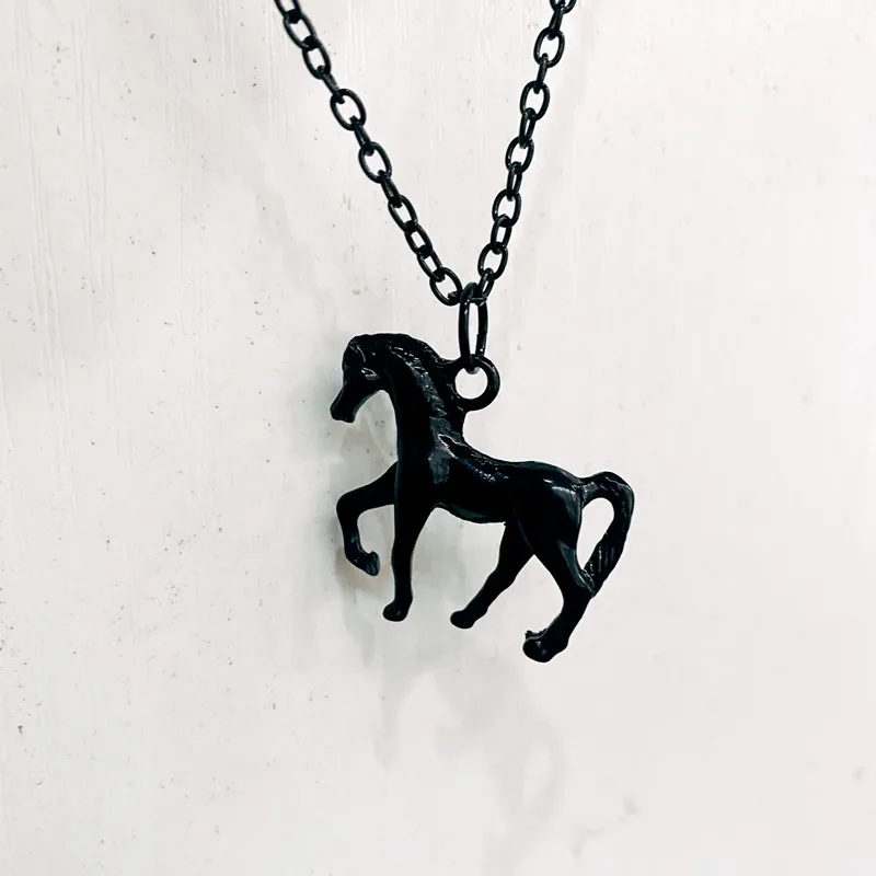 New Fashion Trend Retro Style Black Horse Pendant Accessories Necklace Gifts for Friends
New Fashion Trend Retro Style Black Horse Pendant Accessories Necklace Gifts for Friends