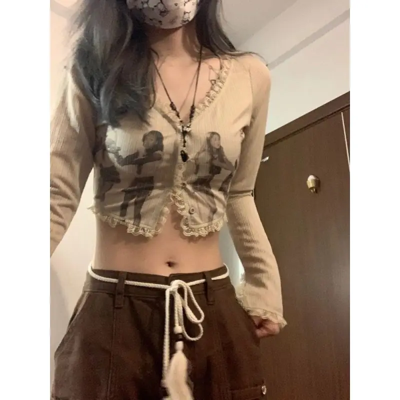 Y2k Clothes Retro Campus Style Print Slim Long-Sleeved 2023 Summer Design Lace Short Cardigan Top Grunge Clothes Ropa Mujer
Y2k Clothes Retro Campus Style Print Slim Long-Sleeved 2023 Summer Design Lace Short Cardigan Top Grunge Clothes Ropa Mujer