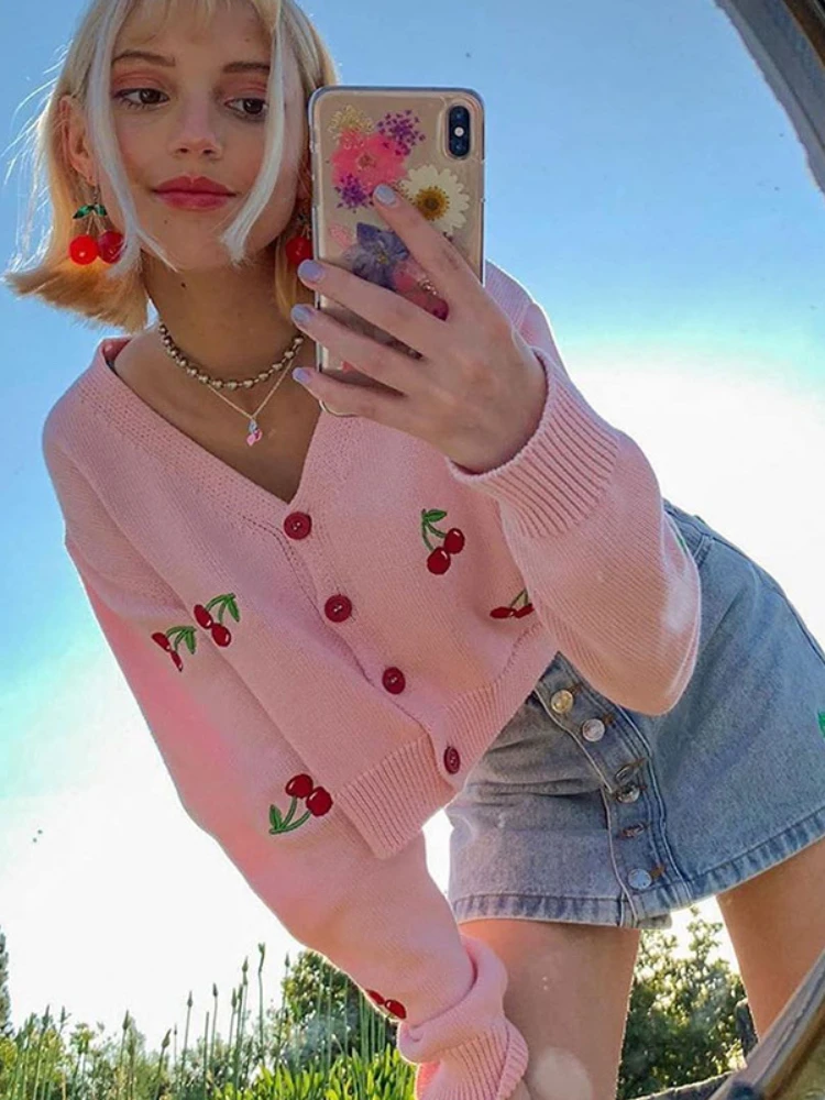 Cute Cardigan Women Cherry Pattern Long Sleeve Top Streetwear Sweaters for Women Winter 2023 Korean Fashion Kawaii Sweater Pink
Cute Cardigan Women Cherry Pattern Long Sleeve Top Streetwear Sweaters for Women Winter 2023 Korean Fashion Kawaii Sweater Pink