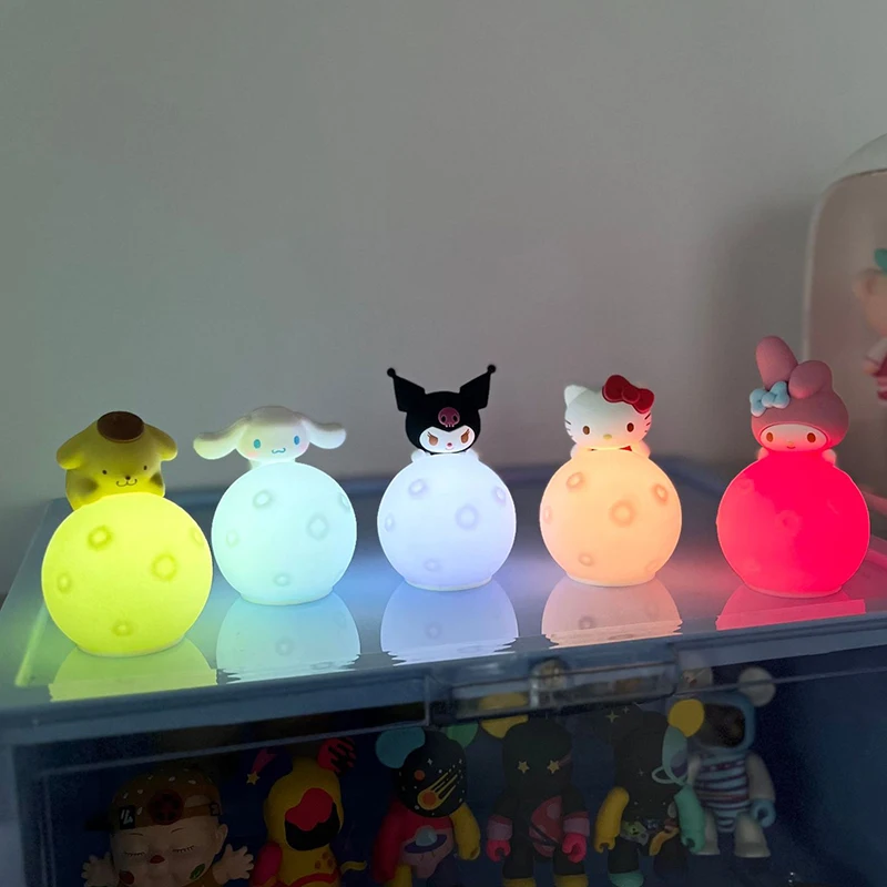 Ночная лампа Hello Kitty в стиле милых аниме, коричная лампа для сна в спальне, настольное украшение для дома, подарочные аксессуары для девушек
Ночная лампа Hello Kitty в стиле милых аниме, коричная лампа для сна в спальне, настольное украшение для дома, подарочные аксессуары для девушек